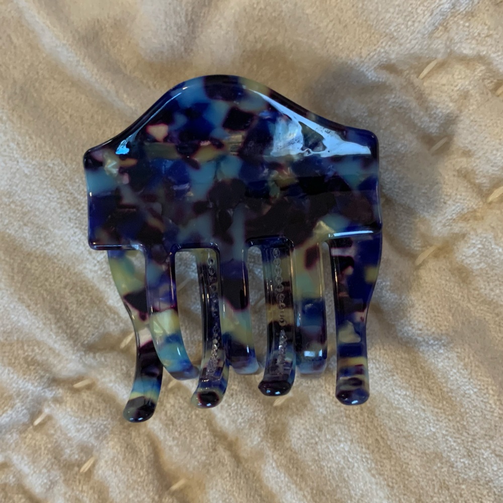 Blue Tort Claw Hair-clip